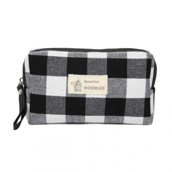 Trend Setter Diva Boutique Handbags - PLAID COSMETIC BAG!